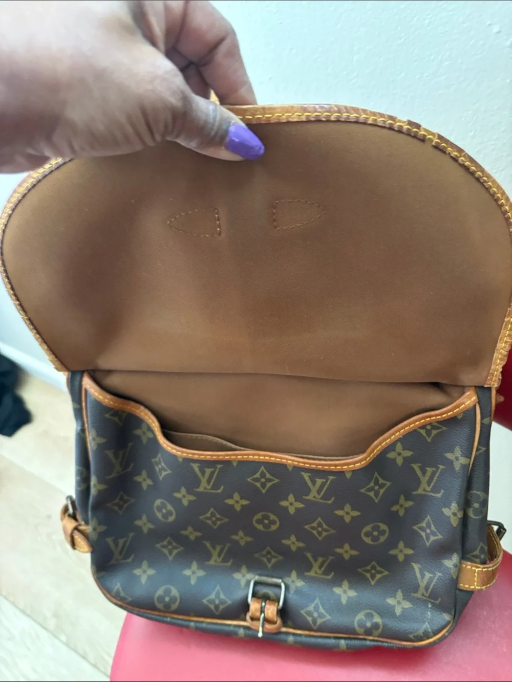 Louis Vuitton Monogram Canvas Messenger Bag with Vachetta Trim unisex - Picture 6 of 15